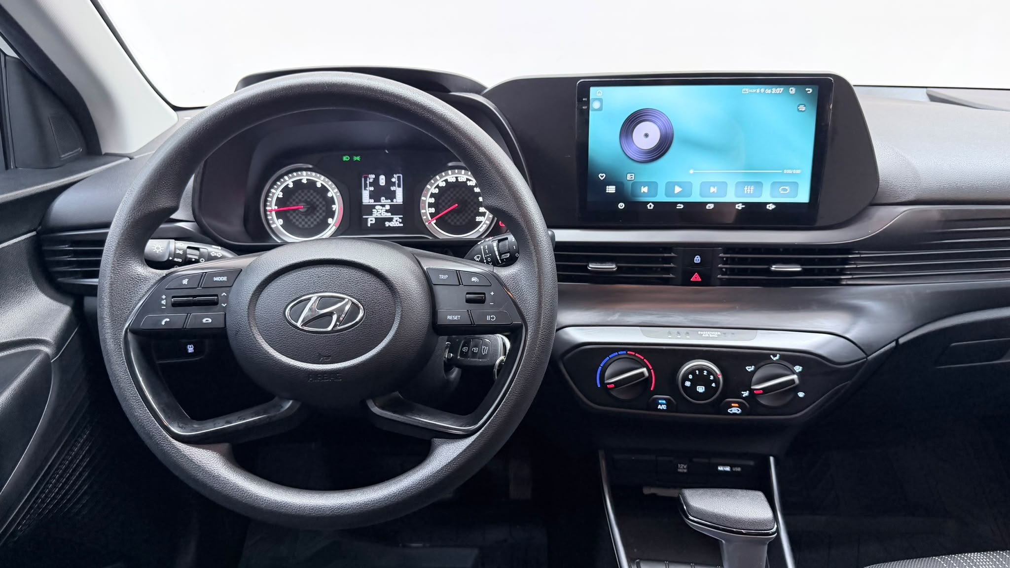 HYUNDAI i20 10